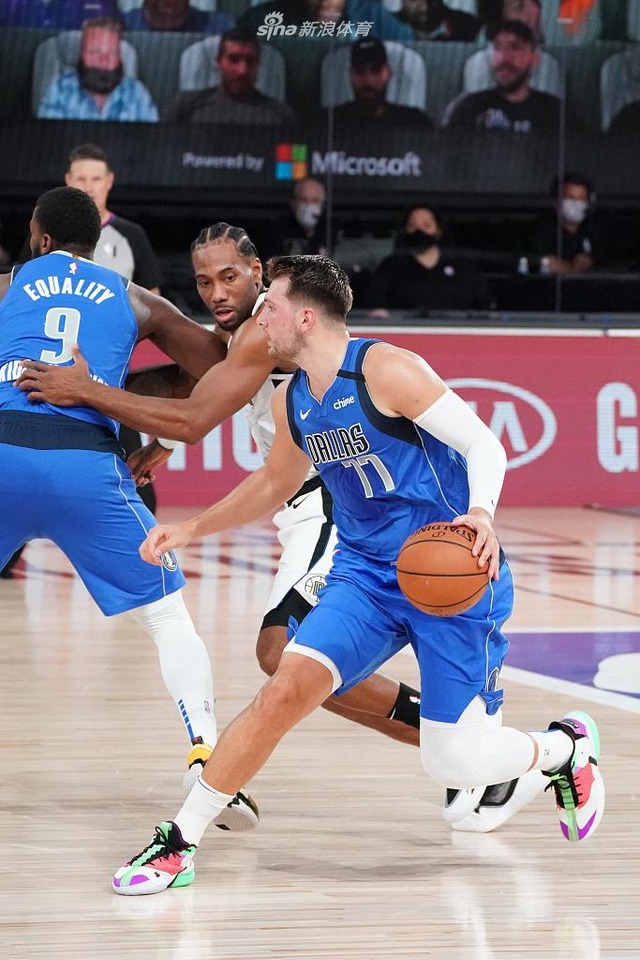 这也是王欣 这也是王欣